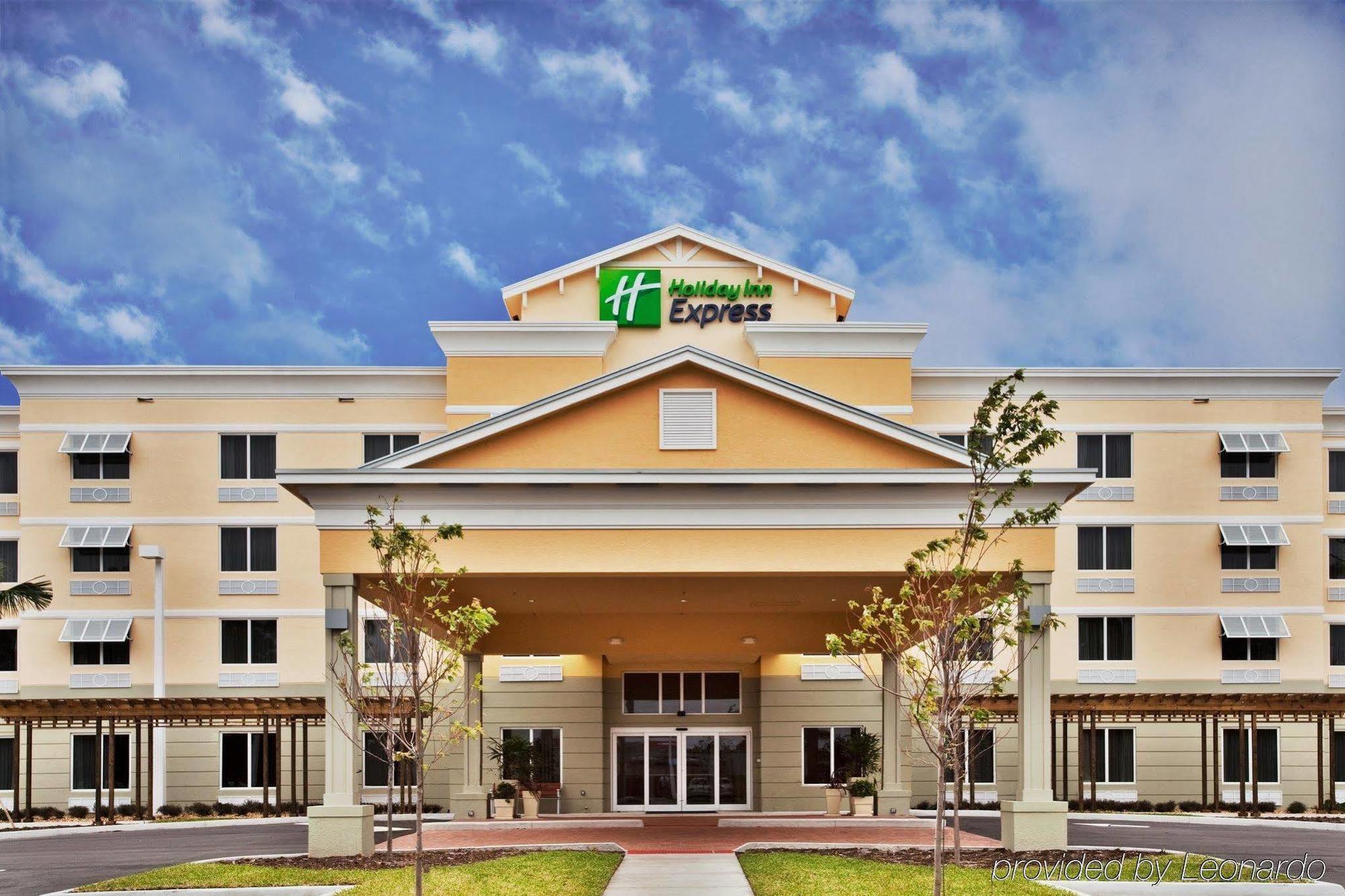 Holiday Inn Express Hotel & Suites Palm Bay, An Ihg Hotel Экстерьер фото